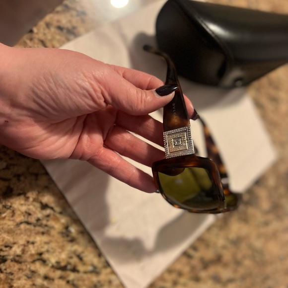 BVLGARI limited edition sunglasses in mint mint condition - Picture 4 of 7